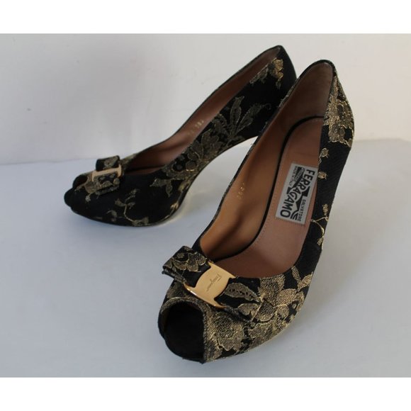 Salvatore Ferragamo Teodora Peep Toe Satin Lace Pumps Size 9.5 Black Gold - Picture 5 of 12